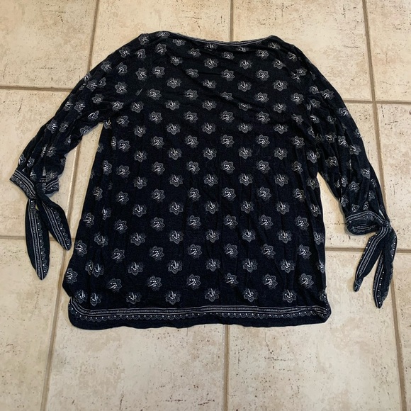 MAX STUDIO S/P Black & White Cold-Shoulder Tie-Sleeve Top - Picture 5 of 6